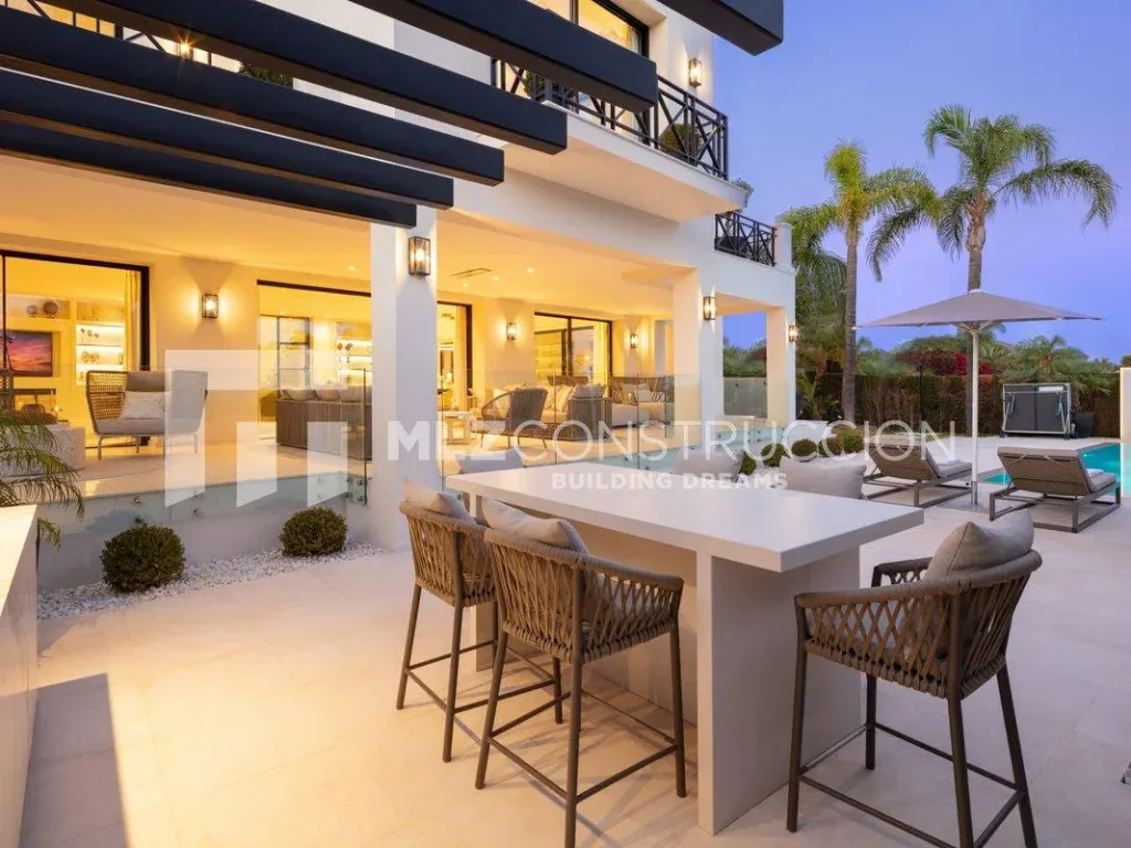 Villa Finca Moreno, terraza con barra exterior y piscina