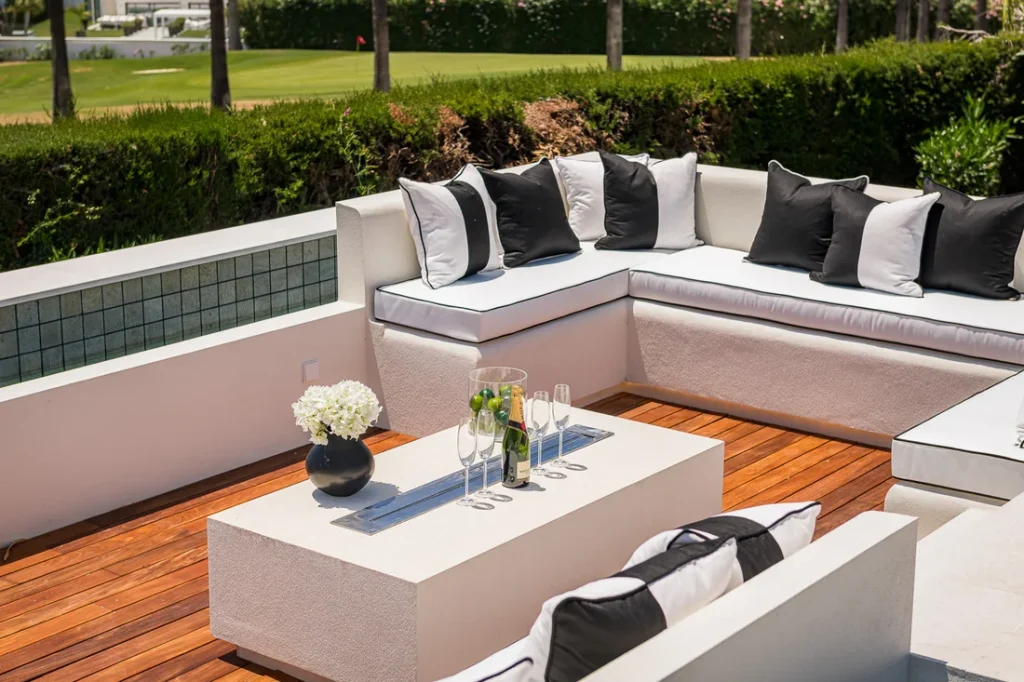 Salón exterior de Villa Oak